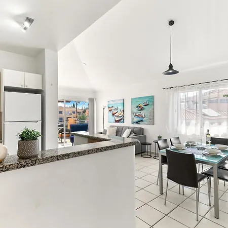 Limnaria Gardens Stylish פאפוס