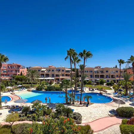 Lägenhet Limnaria Gardens Stylish Paphos
